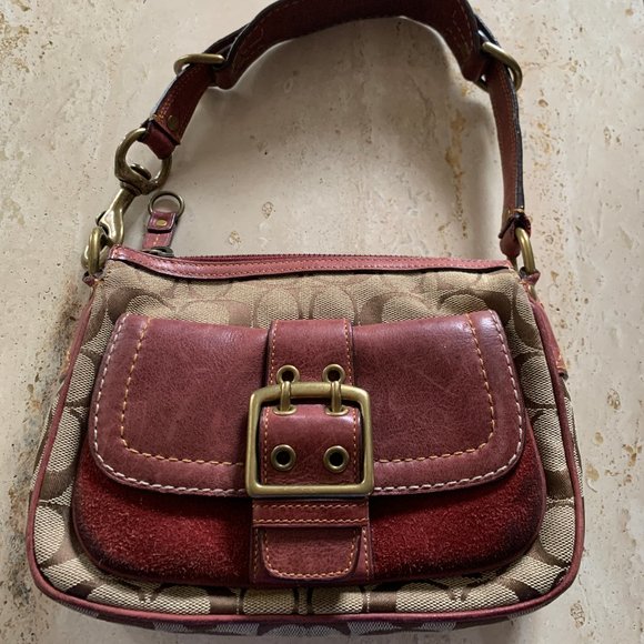 Coach Handbags - Vintage Coach signature D04U-7061